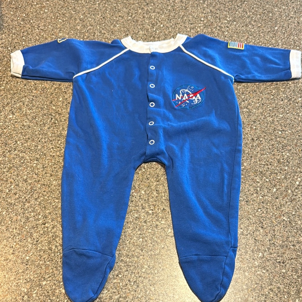 Vintage kid u not nasa pajamas